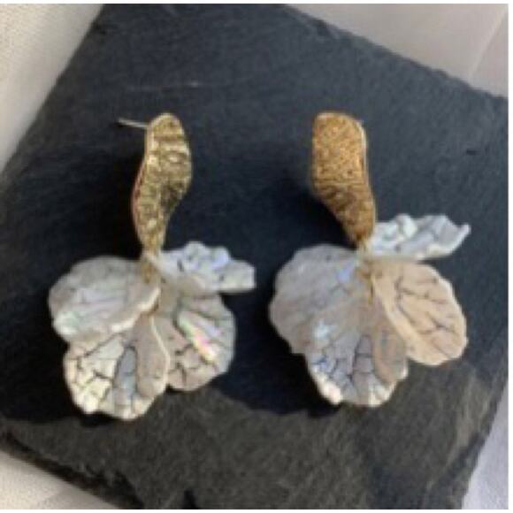 Pearlized Acrylic Flower Petal Earrings - Picture 1 of 2